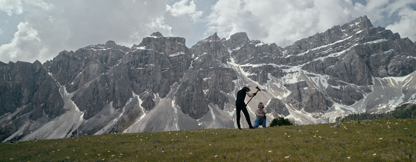 banner_Elevated_Art_-_Wer_Kunst_auf_Berge_stellt